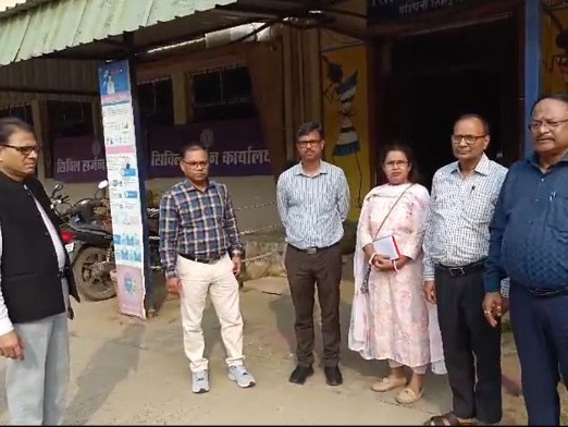 रांची से झारखंड सरकार की पांच सदस्यीय टीम ने चाईबासा पहुंचकर सदर अस्पताल का निरीक्षण किया।