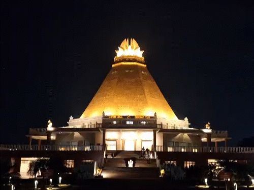 एयरपोर्ट से ही पीएम नवा रायपुर स्थित सत्य सांई हॉस्पिटल पहुंचेंगे।