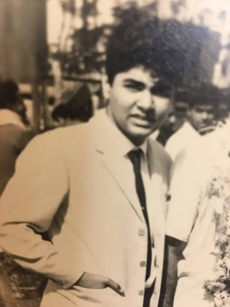 सतीश शाह की यह फोटो FTII के दिनों की है।