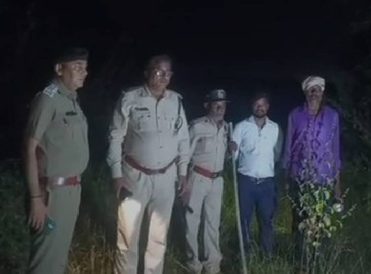 डीएफओ टीम के साथ जांच के लिए पहुंचे थे।