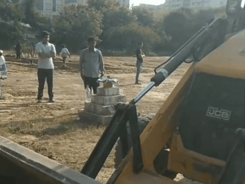 जयपुर के प्रतापनगर (सांगानेर) स्थित देहलावास बालाजी मंदिर के सामने हाउसिंग बोर्ड के ग्राउंड में छठ महापर्व की तैयारियां शुरू हो गई हैं।