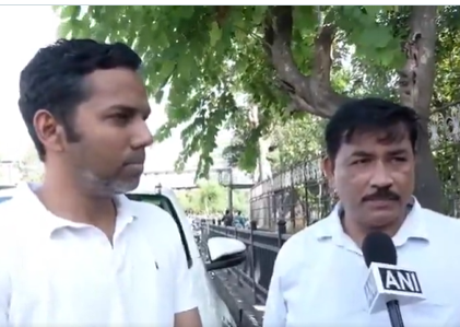 सतीश शाह यांना गाणे गात दिला अंतिम निरोप: 'साराभाई व्हर्सेस साराभाई' या मालिकेच्या टीमने शोच्या शीर्षकगीतासह केले अलविदा सतीश शाह यांचे व्यवस्थापक रमेश.