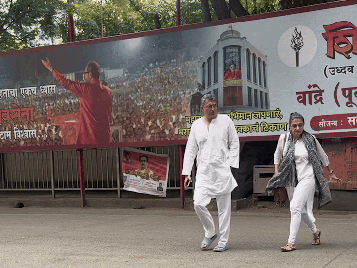 सतीश शाह यांना गाणे गात दिला अंतिम निरोप: 'साराभाई व्हर्सेस साराभाई' या मालिकेच्या टीमने शोच्या शीर्षकगीतासह केले अलविदा दिग्दर्शक कुणाल कोहली त्यांच्या पत्नीसह सतीश शाह यांच्या घरी पोहोचले.