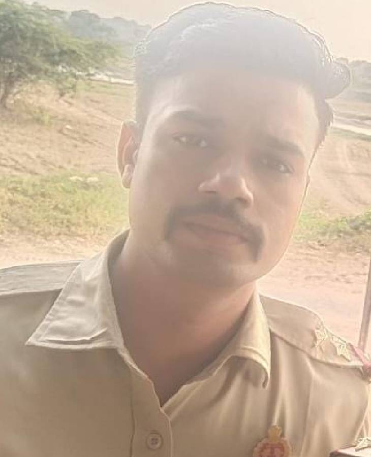 यह सबइंस्पेक्टर गौरव कुमार हैं, जो हादसे में बुरी तरह से घायल हो गए।