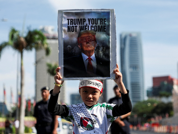 गाजा के समर्थन में मलेशिया में ट्रम्प का विरोध भी हुआ।