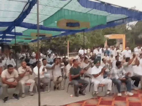 शहीद नवीन वैद्य राजकीय वरिष्ठ माध्यमिक विद्यालय, मॉडल टाउन में राजकीय अध्यापक संघ चुनाव में मौजूद शिक्षक।