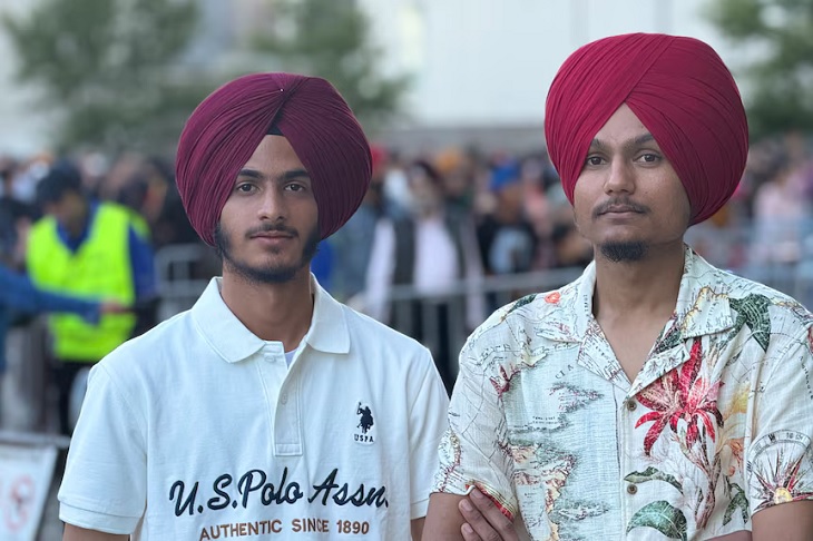 Manmohan Singh and Harman Singh were also stopped from entering the concert.