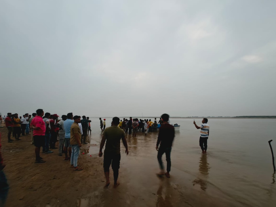 पलामू में सोन नदी में डूबे युवकों के शव बरामद:  खरना पर नहाने गए थे तीन युवक, मरने वाले बिहार के रहने वाले, गांव में पसरा मातम – Palamu News