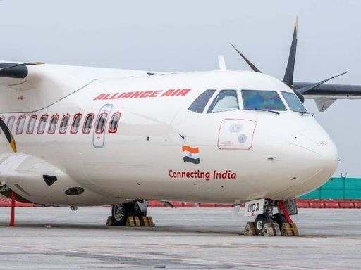 एलाइंस एयर का विमान।