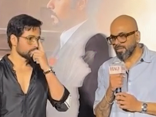 शाह बानो प्रकरणावर आधारित 'हक' चित्रपटाचा ट्रेलर प्रदर्शित: इमरान हाश्मी म्हणाला- महिलांचा आवाज ओळखा, पात्राच्या खोलात दिसली यामी गौतम शाह बानो प्रकरणावर आधारित 'हक' चित्रपटाचा ट्रेलर प्रदर्शित: इमरान हाश्मी म्हणाला- महिलांचा आवाज ओळखा, पात्राच्या खोलात दिसली यामी गौतम