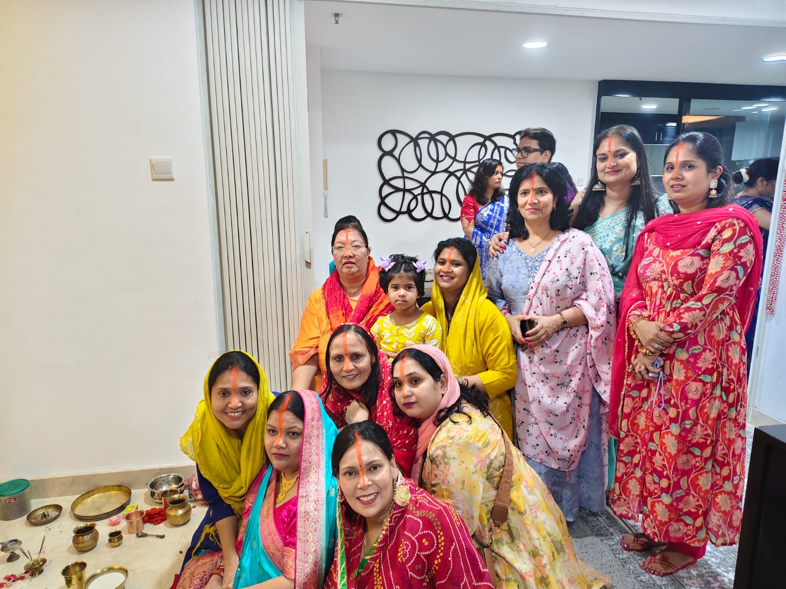 जकार्ता में छठ पूजा के लिए इकट्ठा हुई महिलाएं।