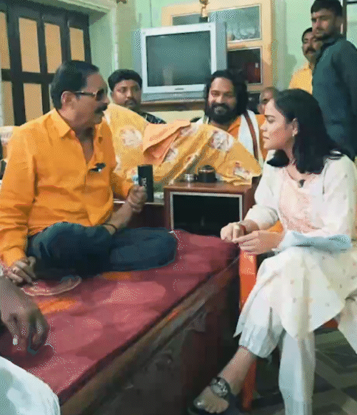 8 साल बाद जेल से बाहर आने के सवाल पर अंनत सिंह ने सिर्फ एक शब्द उत्तर दिया- बहुत अच्छा लग रहा है।