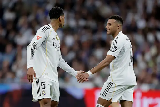 रियल मैड्रिड के लिए फ्रांस के स्टार खिलाड़ी किलियन एमबाप्पे और इंग्लैंड के मिडफील्डर जूड बेलिंगम ने एक-एक गोल किया।