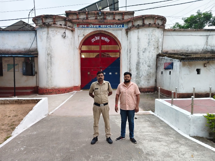 वसूली करने वाला आरोपी पुलिस हिरासत में है।