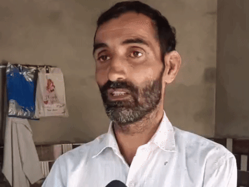 मनीषा के पिता गांव ढाणी लक्ष्मण निवासी संजय कुमार।