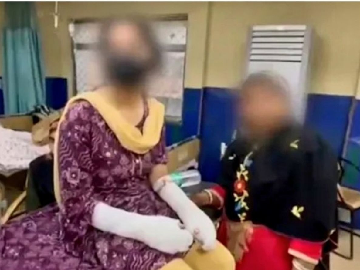 तस्वीर 26 अक्टूबर की है। जब छात्रा को देशबंधु अस्पताल में भर्ती कराया गया था।