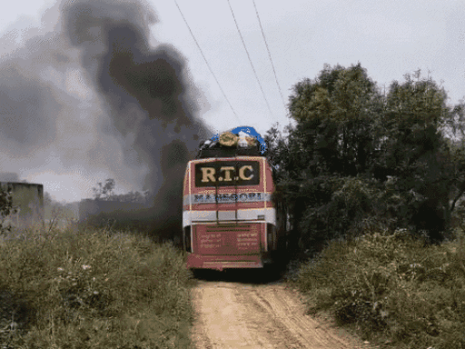 लाइन ट्रिप होने से कुछ ही सेकेंड में बिजली की सप्लाई बंद हो गई थी। वरना हादसा और भयावह हो सकता था।