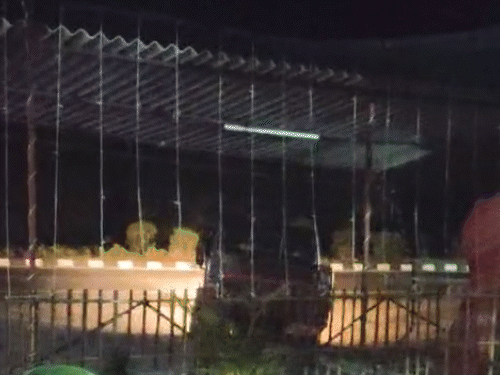 नेशनल हाईवे होटल में तोड़फोड़ का वीडियो - Dainik Bhaskar