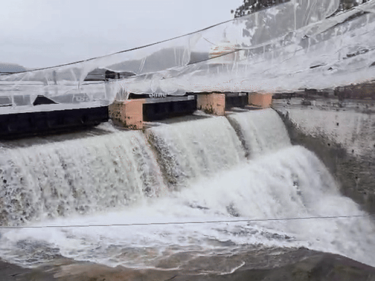 उदयपुर की फतहसागर झील के तीन गेट आज सुबह खोले गए।