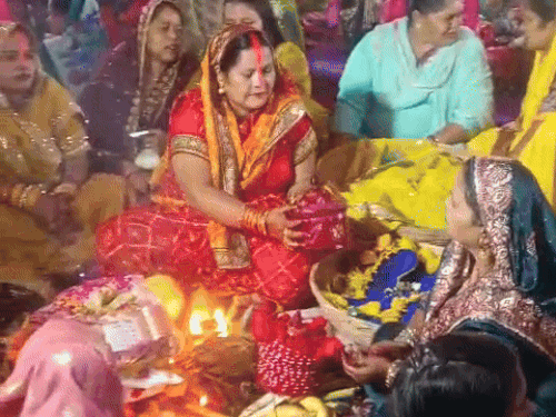 छठ पूजा के अंतिम दिन उगते सूर्य को अर्घ्य:  अमृतसर में बिहार, यूपी और झारखंड के परिवारों ने मिलकर मनाया पर्व – Amritsar News