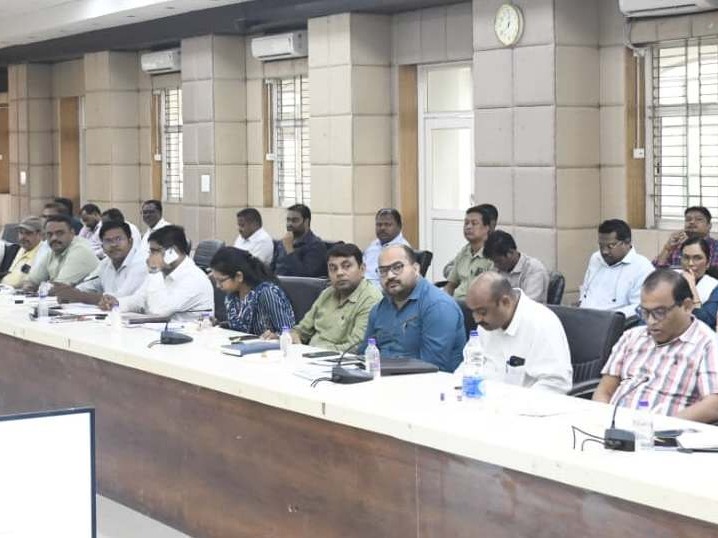 State festival in Balrampur from November 2 to 4 | बलरामपुर में 2 से 4 नवंबर तक राज्योत्सव: कलेक्टर ने तैयारियों की समीक्षा की, दिखेगी 25 साल की विकास यात्रा - Balrampur (Ramanujganj) News 1 42f4dd81 dfe7 4642 96ee 339d1270cc5b 1761739582976