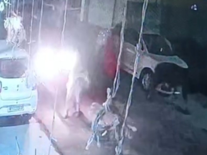 टीकमगढ़ में ट्रैक्टर ने महिला को कुचला, मौत:  खाना खाने के बाद घर के बाहर टहल रही थी, CCTV आया सामने – Tikamgarh News