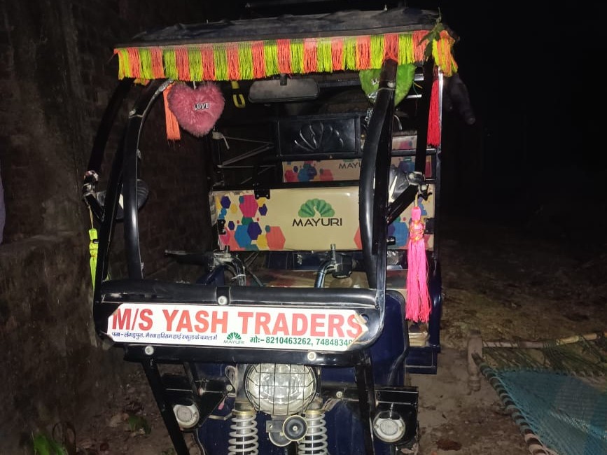 देवरिया में ई-रिक्शा की टक्कर से महिला की मौत:  बनकटा के कल्याण नरहियां गांव के पास हुआ हादसा, सड़क पार करते समय वाहन ने मारी टक्कर – Bankata(Deoria) News