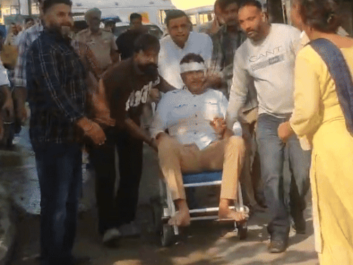 आम आदमी पार्टी के नेता नितिन नंदा को चंडीगढ़ रेफर किया गया है। - Dainik Bhaskar