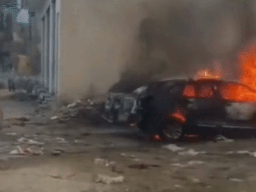 Two parked cars caught fire in Meerut