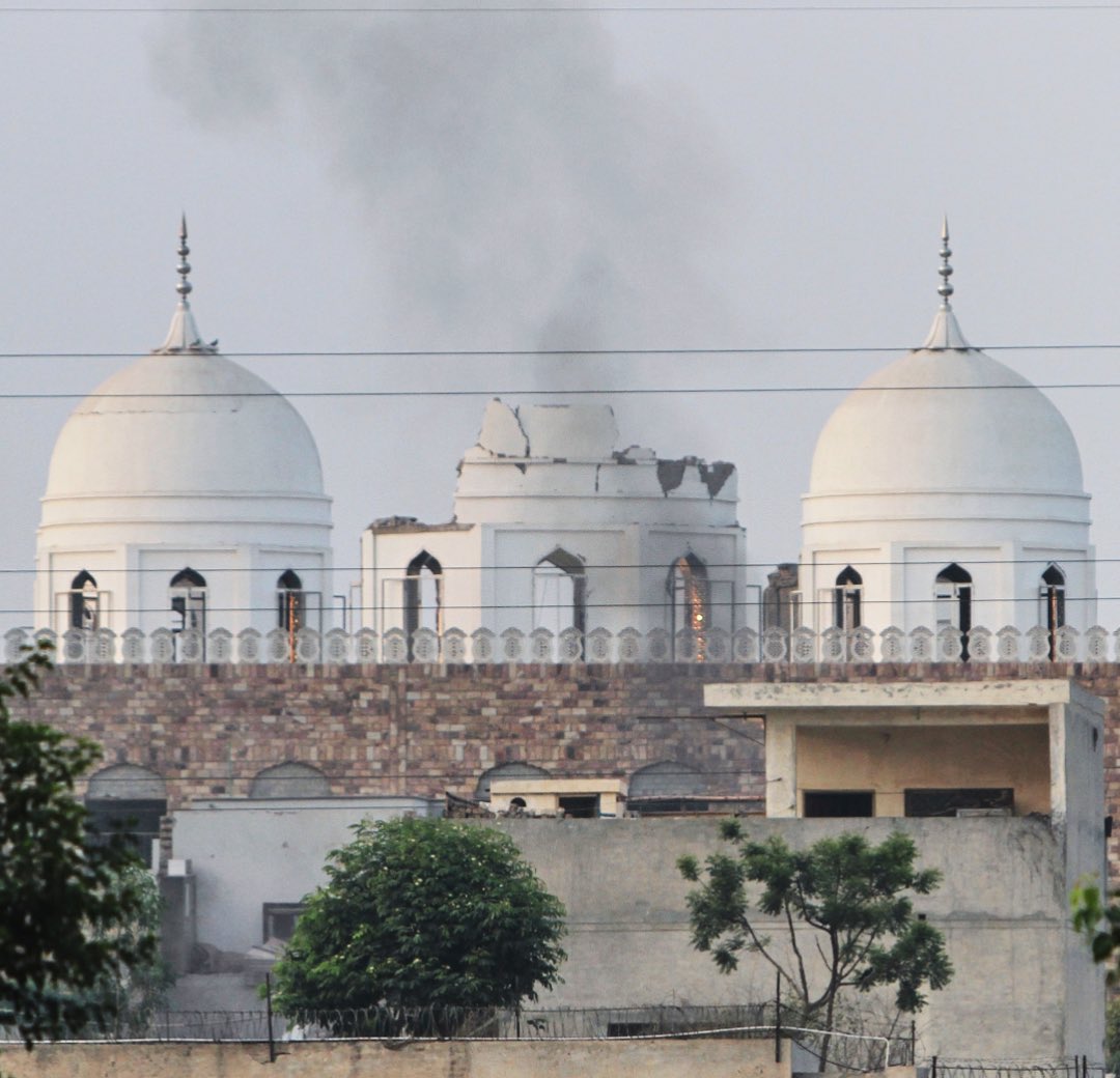 भारत ने ऑपरेशन सिंदूर के दौरान बहावलपुर में एक मस्जिद को निशाना बनाया था, यहां कई आतंकी पनाह लिए हुए थे।