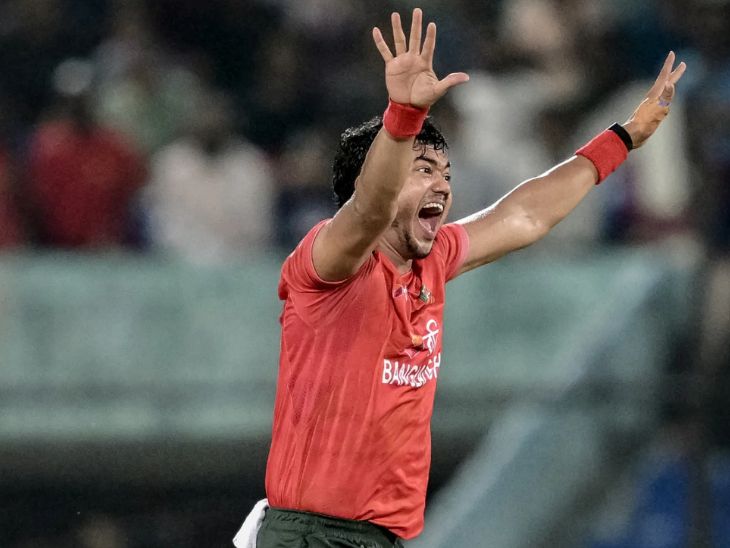 तस्कीन अहमद ने 1 विकेट लिया।