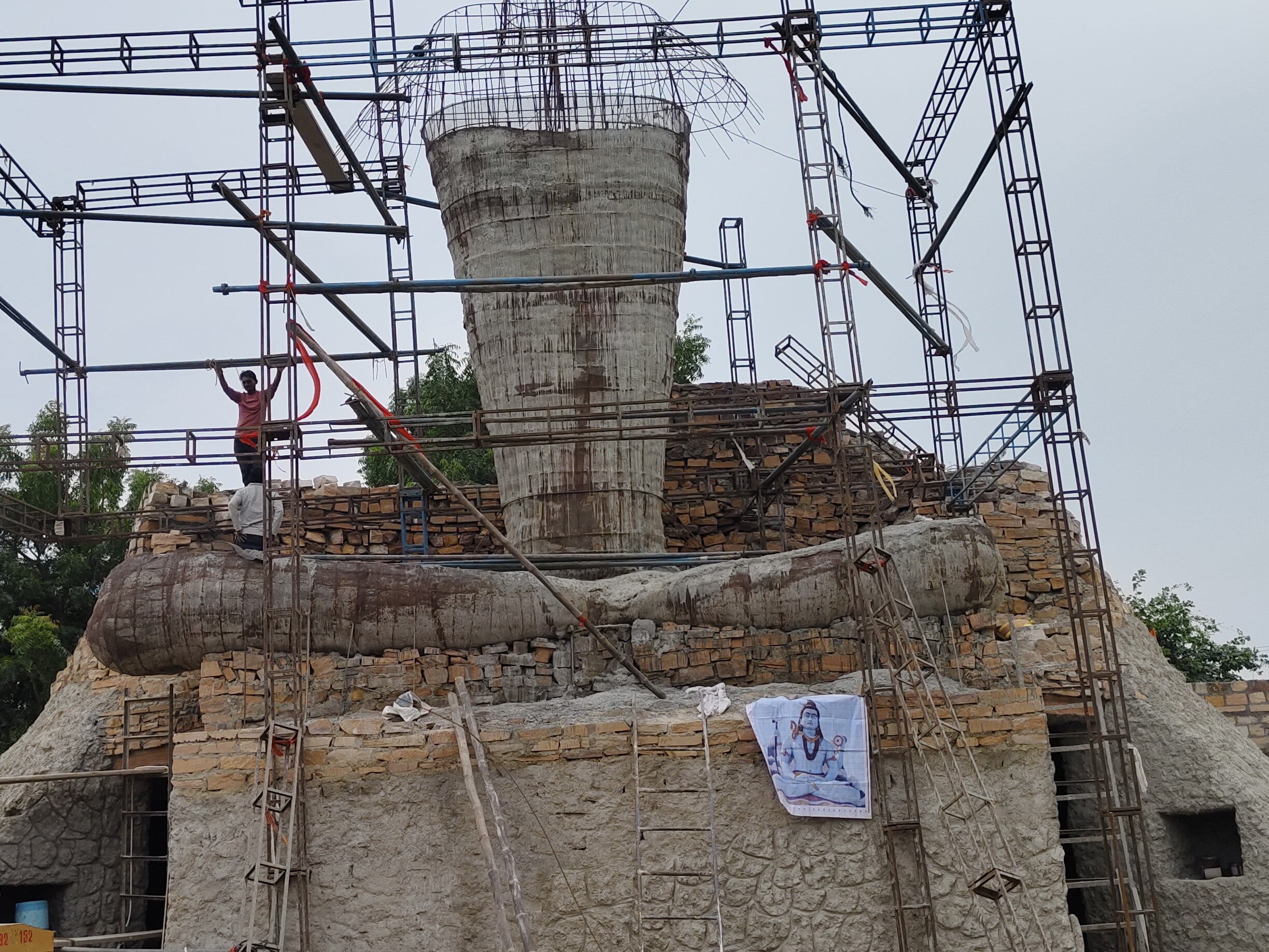 धुंधाड़ा कस्बे में 51 फुट ऊंची विशाल शिव प्रतिमा का निर्माण किया जा रहा है।