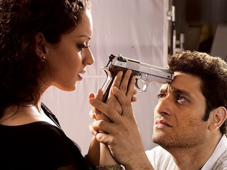 गैंगस्टर में शाइनी ने दया शंकर की भूमिका निभाई थी, जो कंगना रनौत के किरदार सिमरन का लवर था।