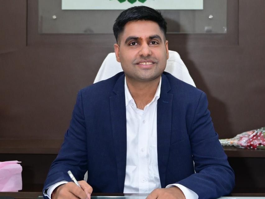 राजनांदगांव कलेक्टर एवं जिला निर्वाचन अधिकारी जितेंद्र यादव।