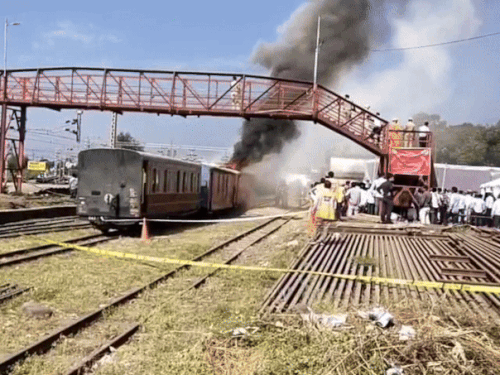 पंचकूला में हुआ बर्निंग ट्रेन का मॉकड्रिल:  बोगी में लगी आग, बुझाने पहुंची दमकल, राहत में जुटी NDRF टीमें – Panchkula News