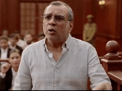 फिल्म में परेश रावल के कई कोर्ट के सीन डिलीट किए जाने की बात सामने आ रही है।