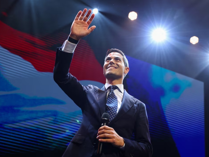 रॉब जेटन ने इलेक्शन कैंपेन में 'यस वी केन' का नारा दिया था।