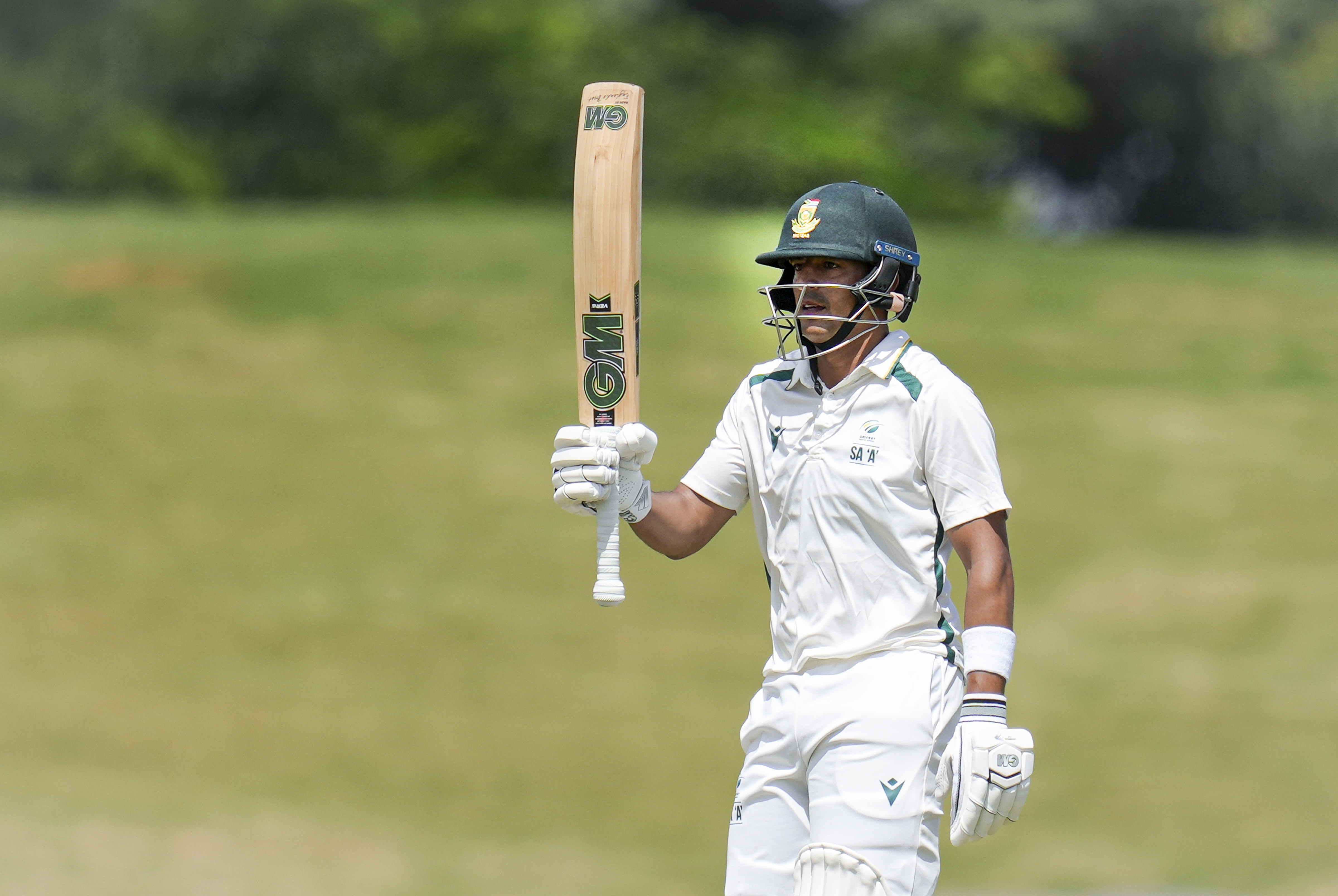 जुबैर हम्जा ने 66 रन बनाए।