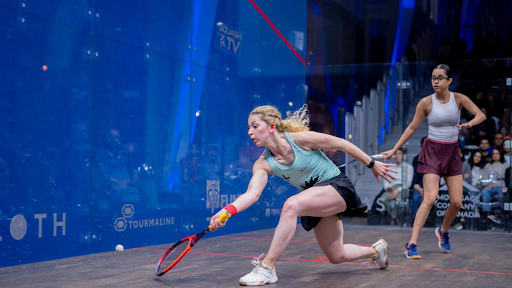 इंग्लैंड की नंबर-1 खिलाड़ी जीना केनेडी ने अनाहत सिंह को सेमीफाइनल में सीधे गेमों में 11-5, 11-8, 12-10 से हराया।