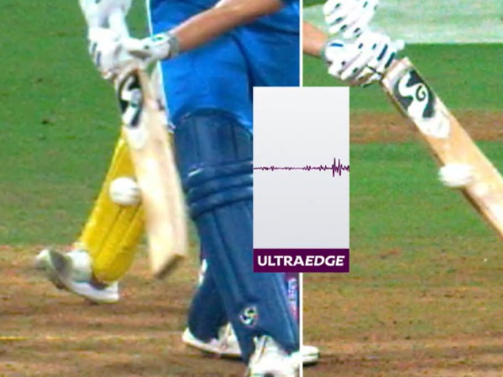 स्मृति मंधाना 24 रन बनाकर पवेलियन लौटीं।