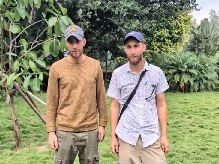 अंबिकापुर में गर्म कपड़े लेकर कारोबार करने पहुंचे हैं नजाकत।