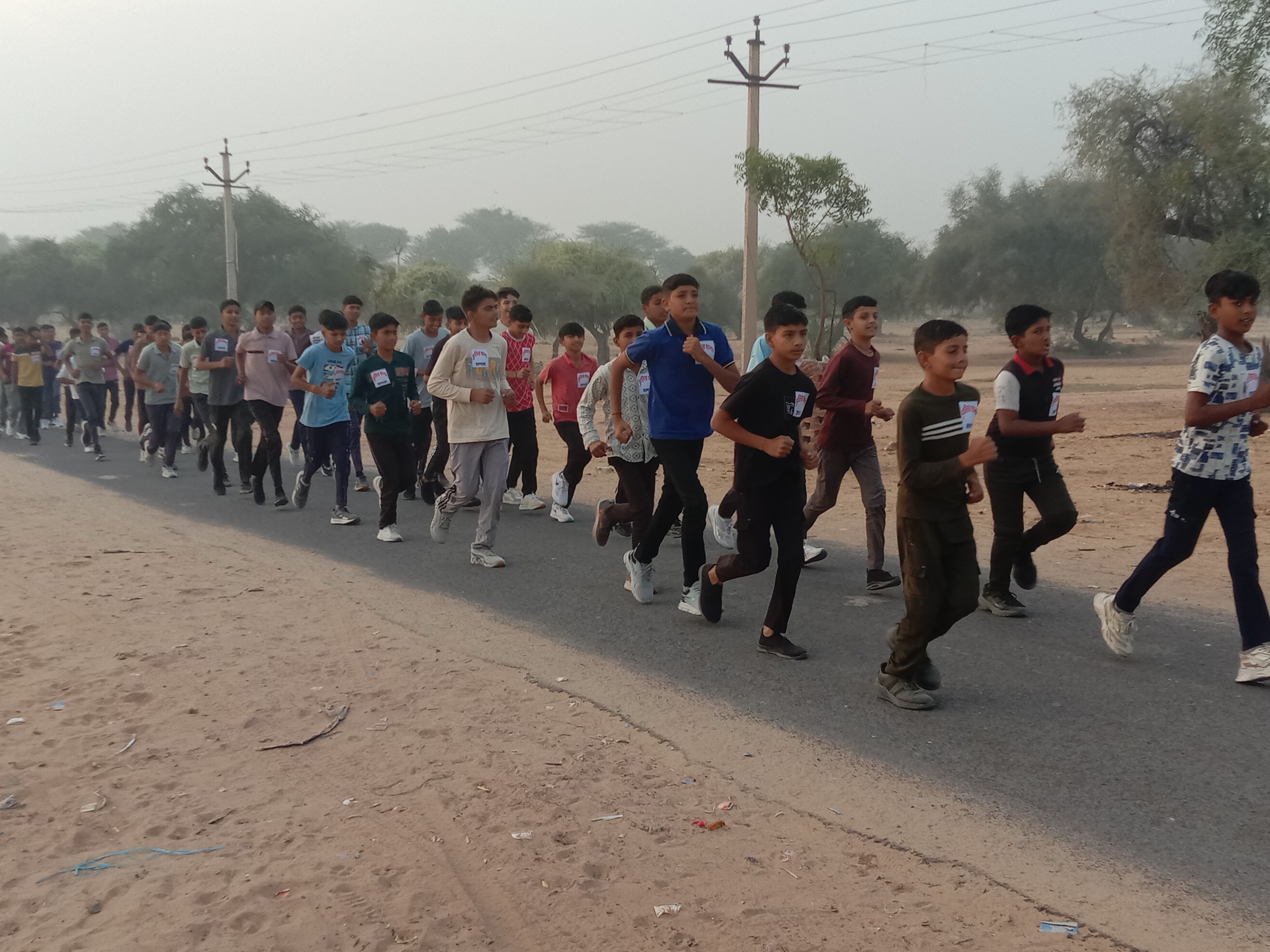 मैराथन में बड़ी संख्या में बच्चों ने भी भाग लिया।