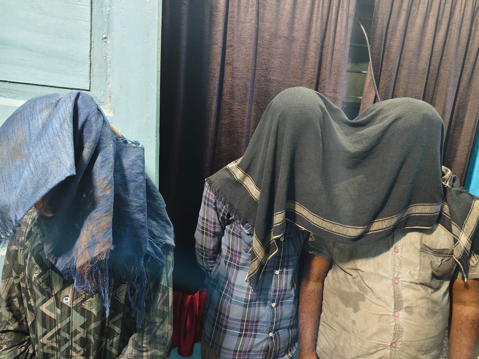 किशनगंज में 77 किलो गांजा पकड़ा:  38.68 लाख रुपये अनुमानित कीमत, चुनाव की चेकिंग में 3 अंतरराज्यीय तस्कर अरेस्ट – Kishanganj (Bihar) News