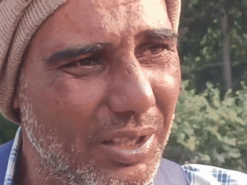 अपने साथ हुई घटना संबंधी जानकारी देते हुए सचिन की आंखों में आंसू थे।