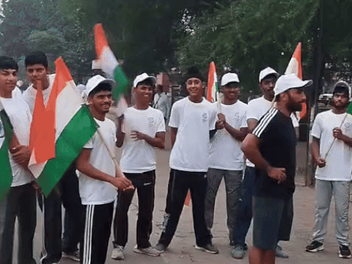 फतेहाबाद में रन फॉर यूनिटी में शामिल होने के लिए पहुंचे युवा।