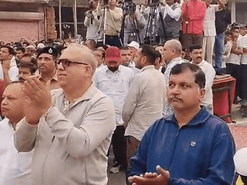 फतेहाबाद में भारत भूषण मिड्ढा और रविन्द्र बलियाला को सीएम के साथ मंच पर जगह नहीं मिली।