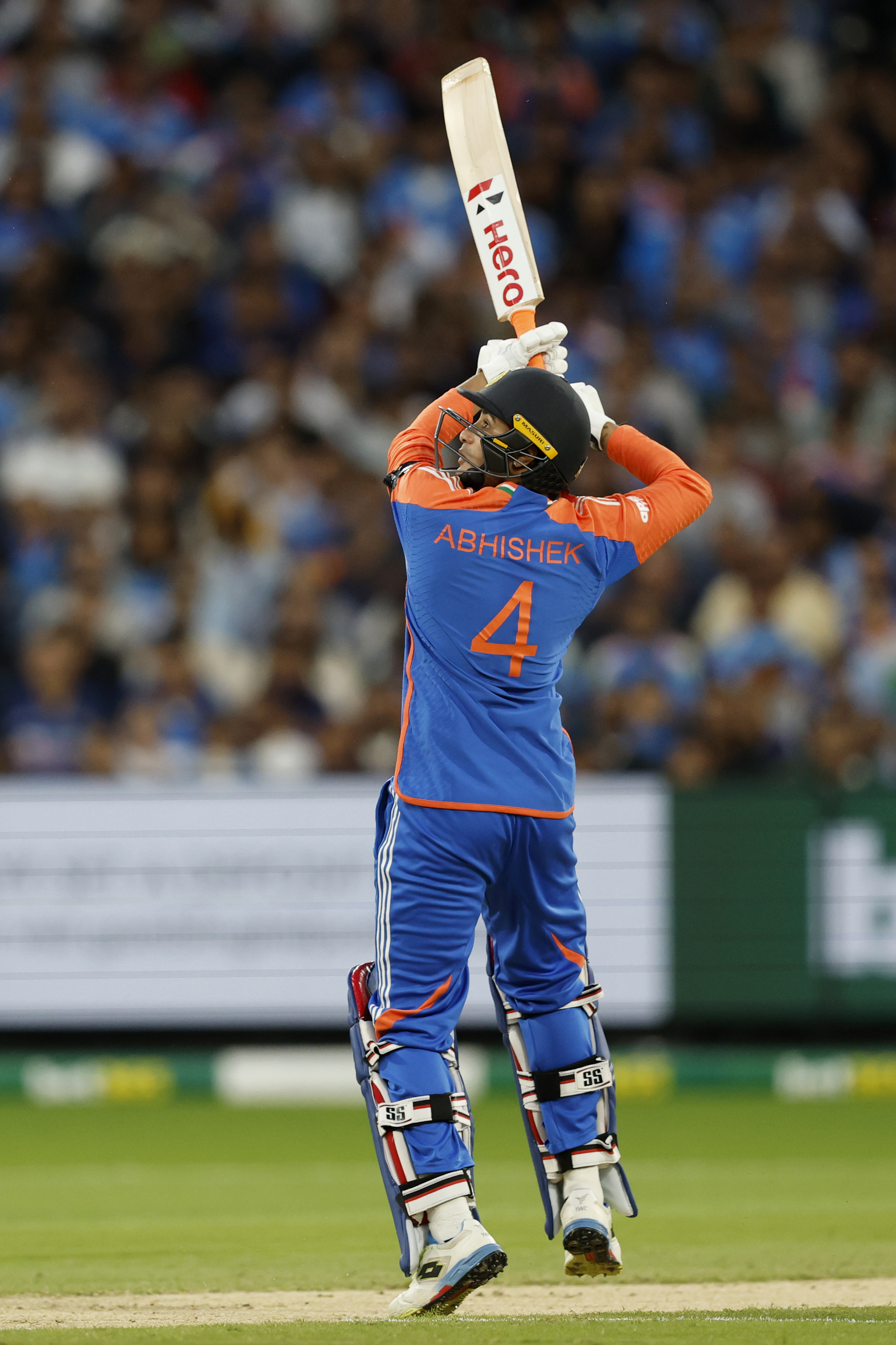 अभिषेक शर्मा ने 23 बॉल पर फिफ्टी लगाई।
