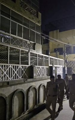 इसी घर में सुरेश चंद्र अग्रवाल अपने परिवार के साथ रहते थे।