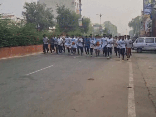 पुलिस ने निकाली 'रन फॉर यूनिटी'