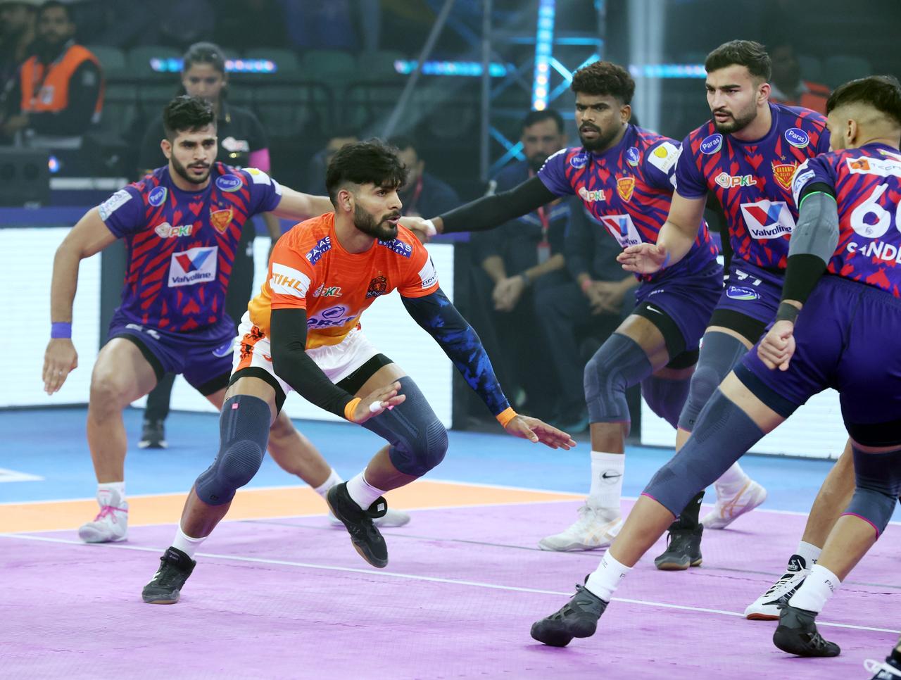 पुणे के कप्तान असलम इनामदार को फाइनल में 1 ही पॉइंट मिला।